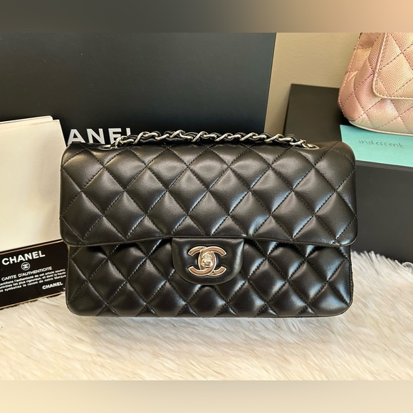 CHANEL Handbags - 🔥CHANEL•Lambskin Quilted Classic Double Flap Bag Small